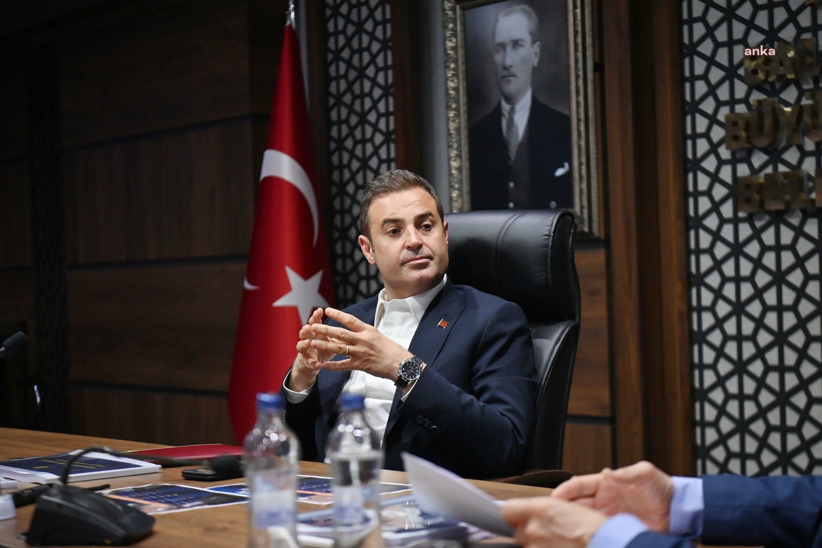 Balıkesir Büyükşehir Belediye Başkanı Ahmet Akın, kadrosunu güçlendirmeye devam ediyor