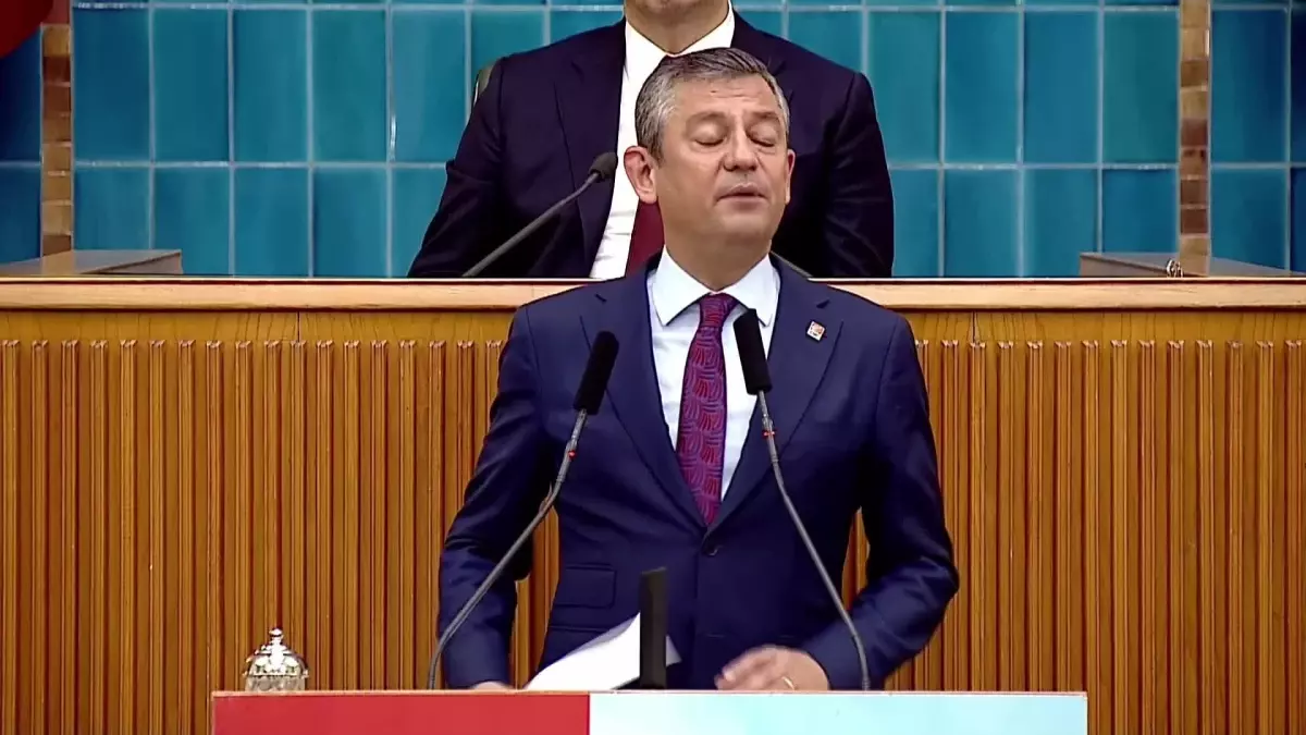 CHP Genel Başkanı Özgür Özel: Türkiye Cumhuriyeti Devleti\'nin kolonları kesiktir, kirişleri kırıktır