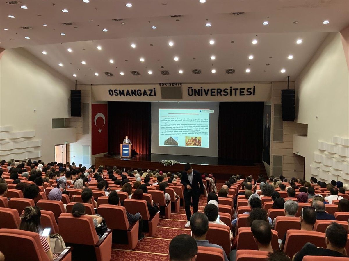 Eskişehir\'de bağımlılık konferansı düzenlendi