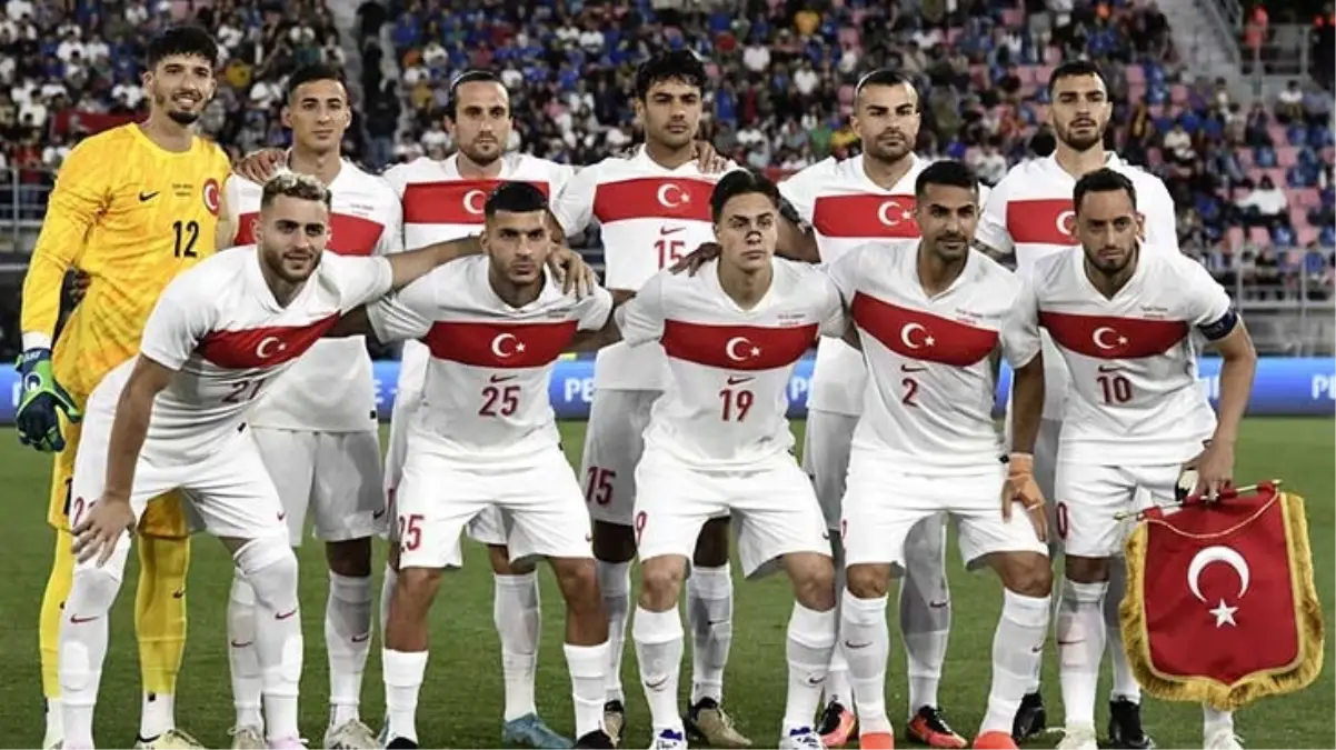 Sahayı sedyeyle terk etti! A Milli Takım\'da sakatlık şoku