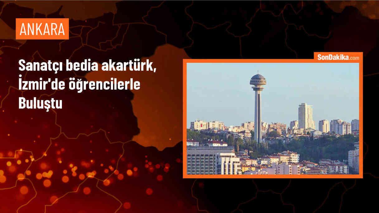 Bedia Akartürk, İzmir\'de Lise Öğrencileriyle Buluştu