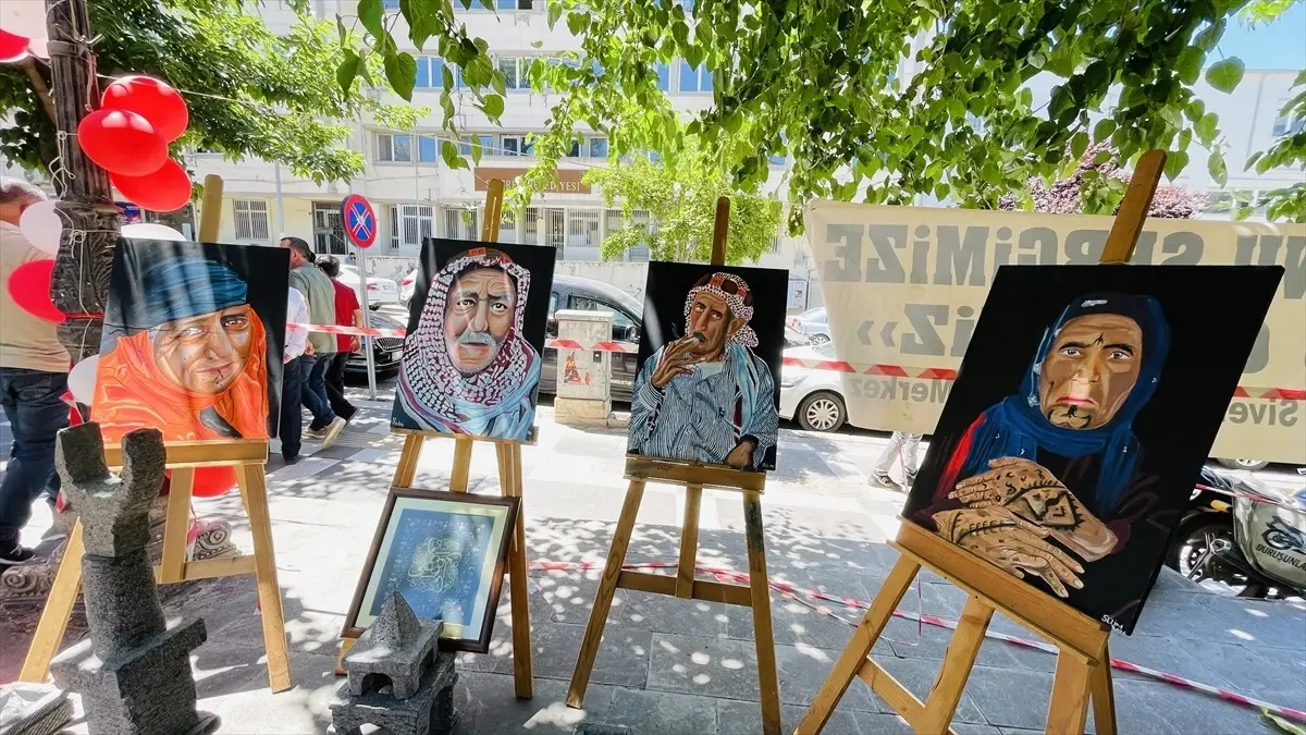 Şanlıurfa Siverek Halk Eğitimi Merkezi Müdürlüğü yılsonu sergisi açıldı