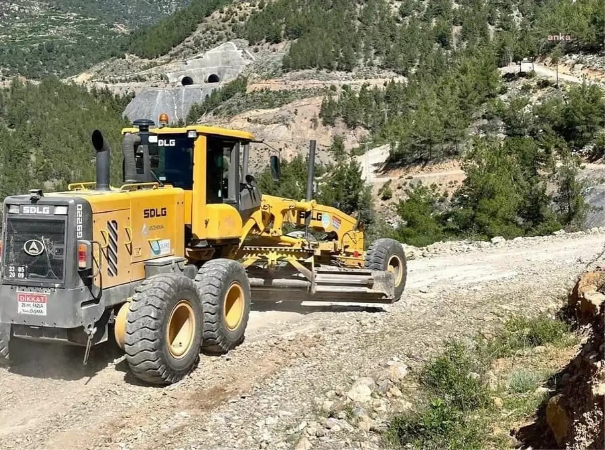 Silifke Belediyesi Yol Yapım ve Onarım Çalışmalarına Devam Ediyor