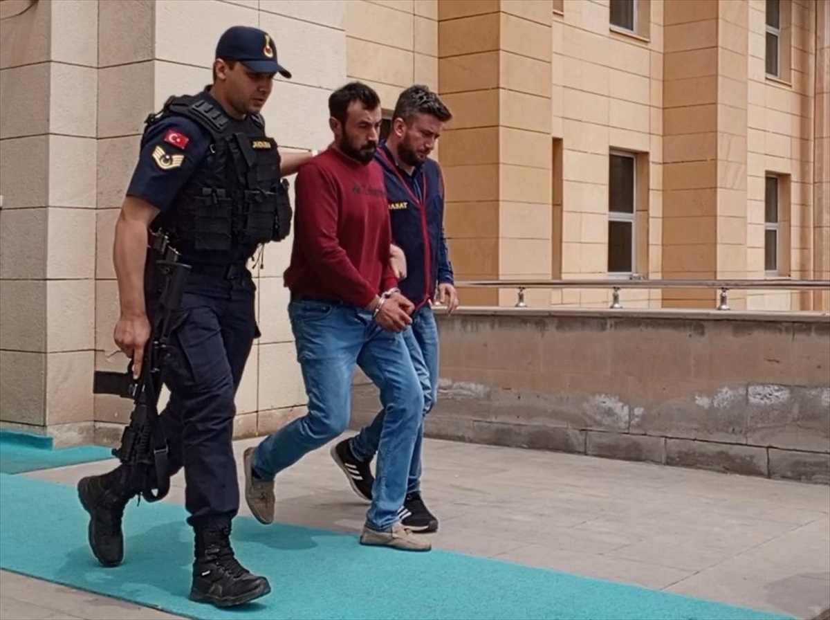 Şarkışla\'da çıkan silahlı kavgada 1 kişi öldü, zanlı tutuklandı