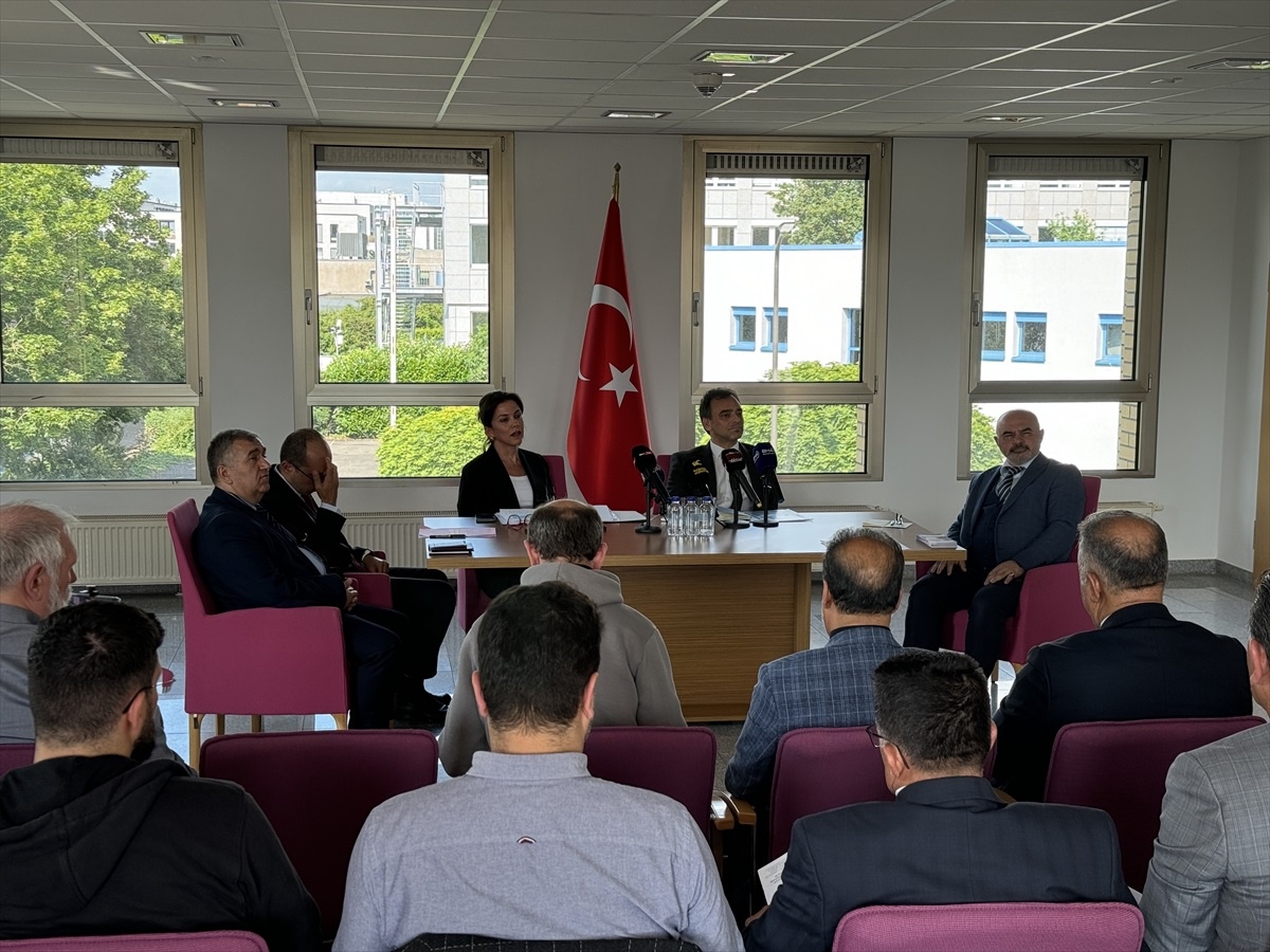 Almanya\'da çifte vatandaşlık yasasıyla ilgili bilgilendirme toplantısı yapıldı