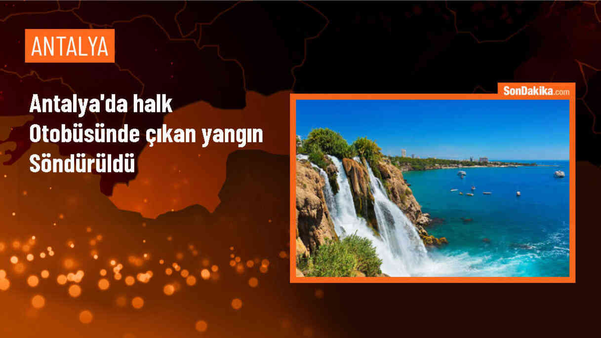 Antalya Kepez\'te Halk Otobüsünde Çıkan Yangın Söndürüldü