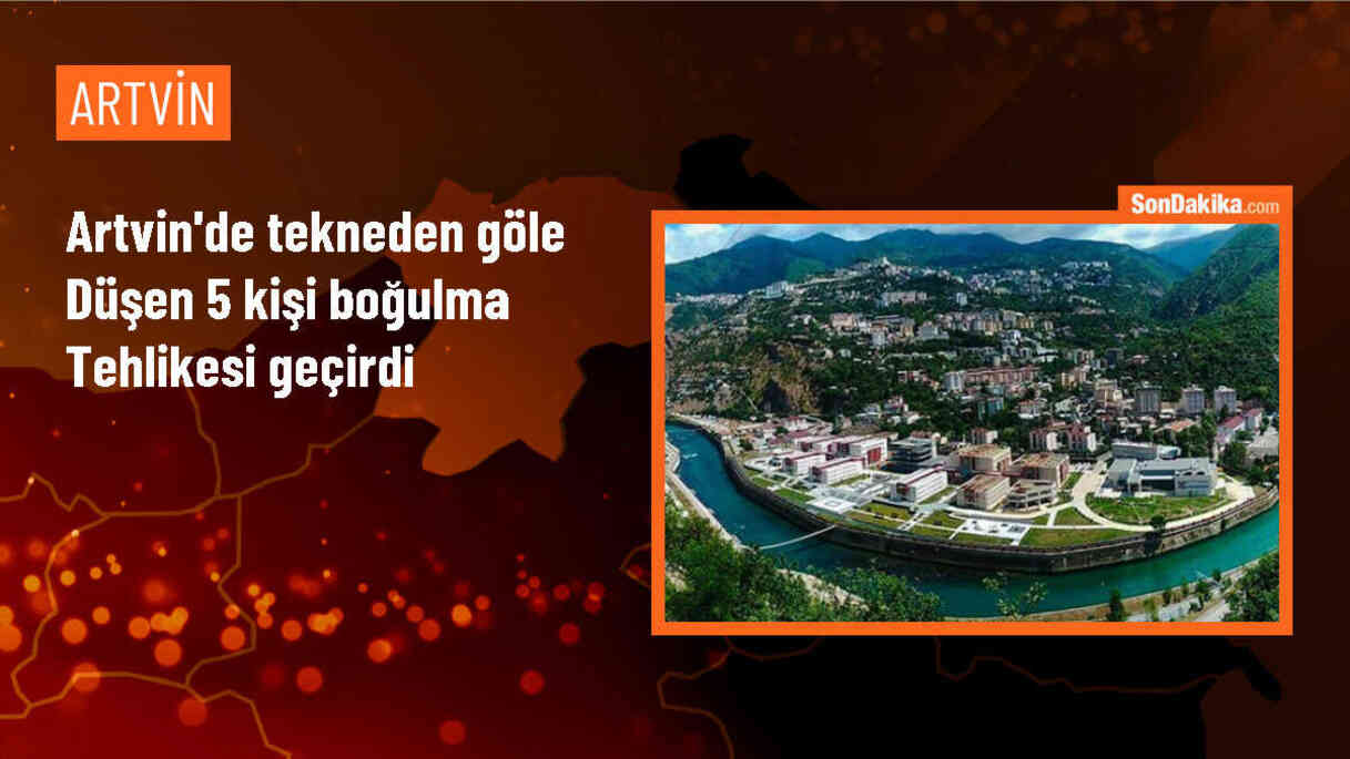 Artvin\'de Alabora Olan Gezi Teknesinden Kurtarılan 5 Kişi