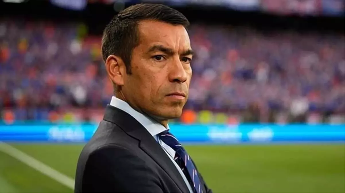 Beşiktaş\'ın yeni teknik direktörü Giovanni van Bronckhorst oldu