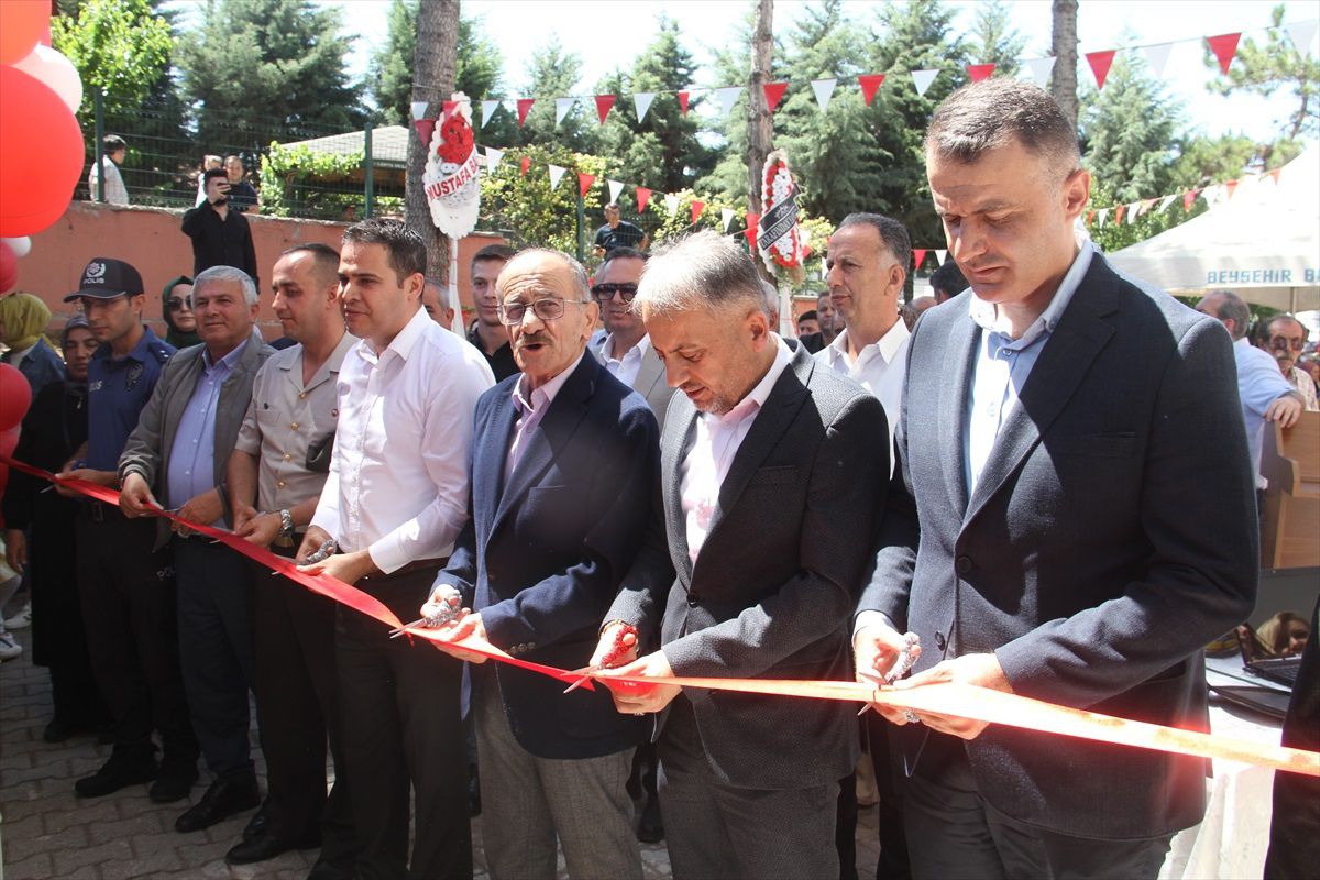 Beyşehir Halk Eğitim Merkezi\'nde Yıl Sonu Sergisi Açıldı
