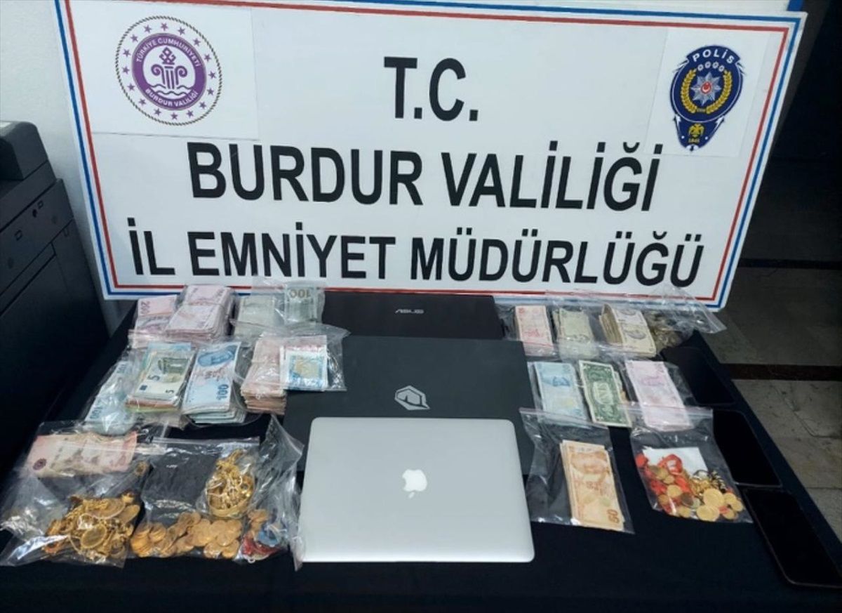 Bitlis\'te dolandırıcılık olayına karışan 3 şüpheli Burdur\'da yakalandı