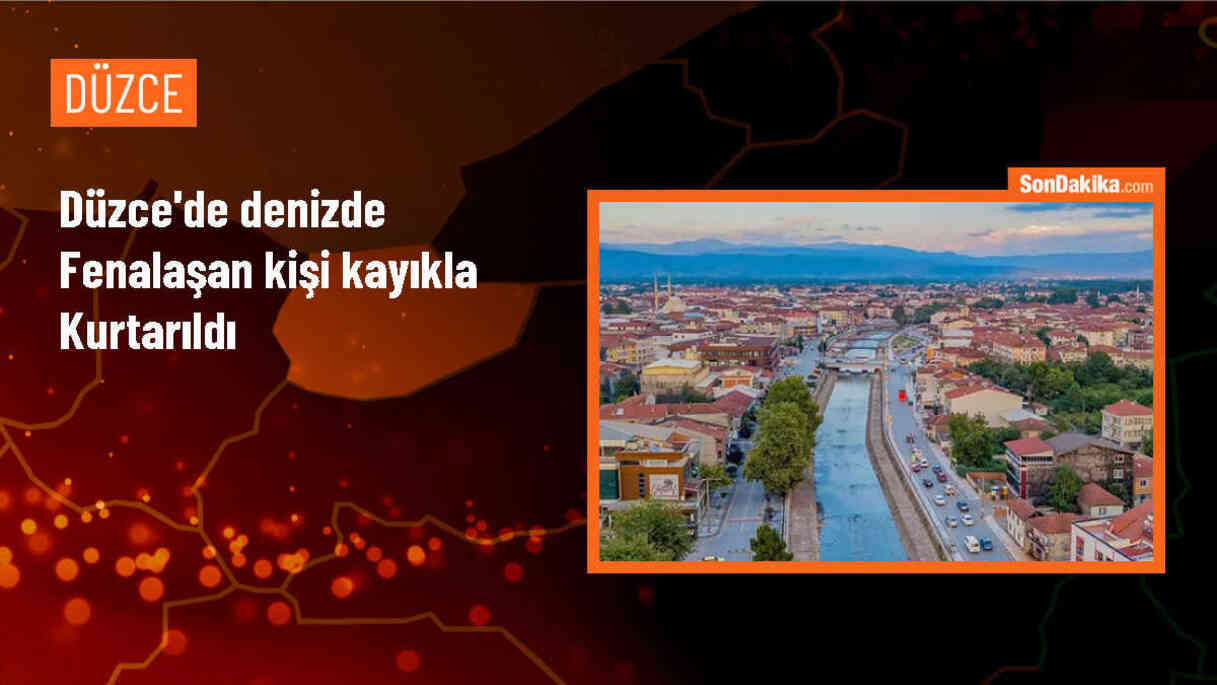 Akçakoca\'da denizde fenalaşan vatandaş balıkçı teknesiyle kurtarıldı