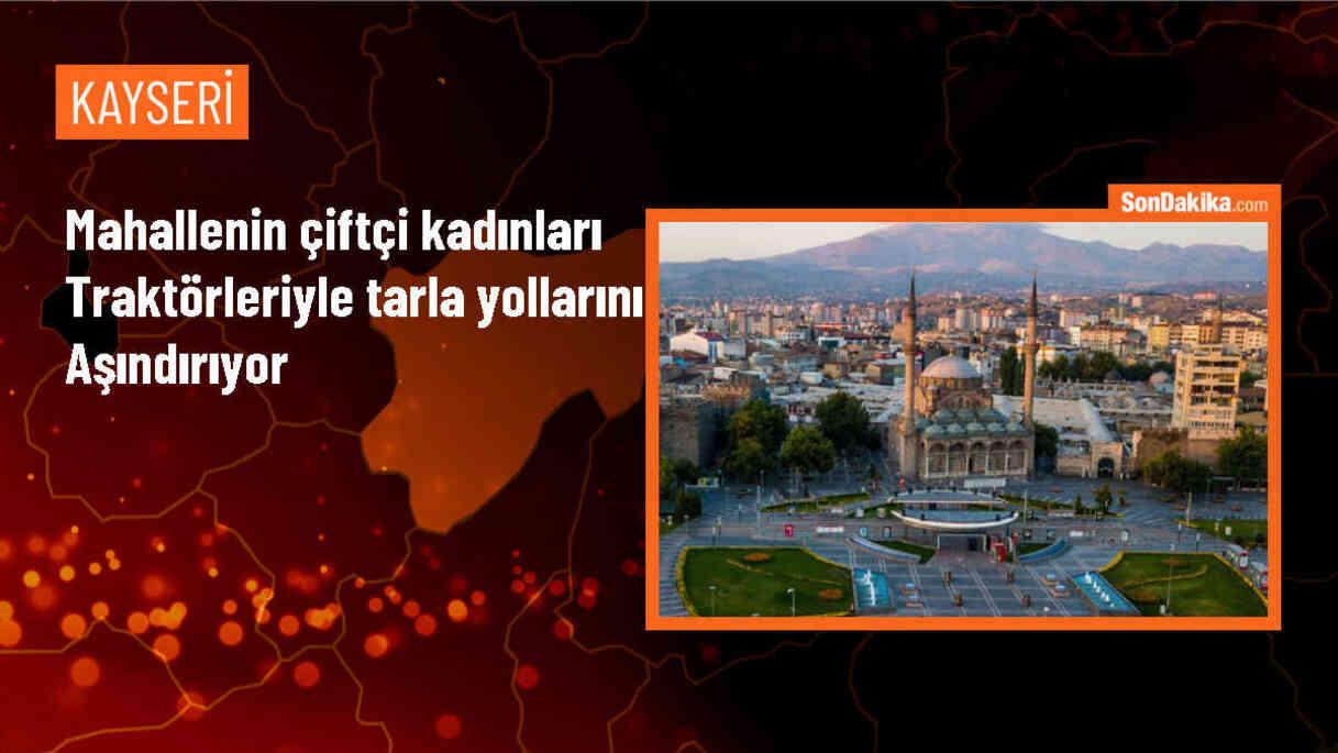 Kayseri\'de Kadınlar Traktör Kullanarak Tarla İşlerini Üstleniyor