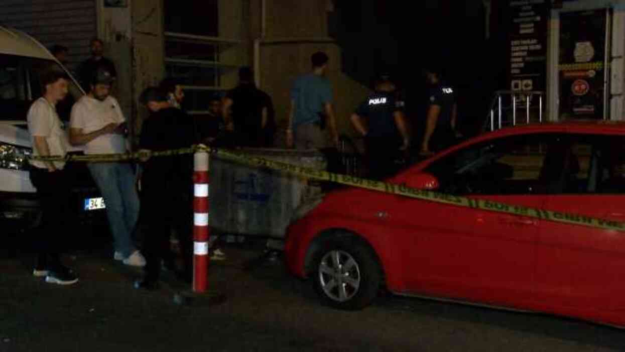 Maltepe'de bomba ihbarı! Ekipler cismi emniyete götürdü Maltepe'de bomba ihbarı! Ekipler cismi emniyete götürdü
