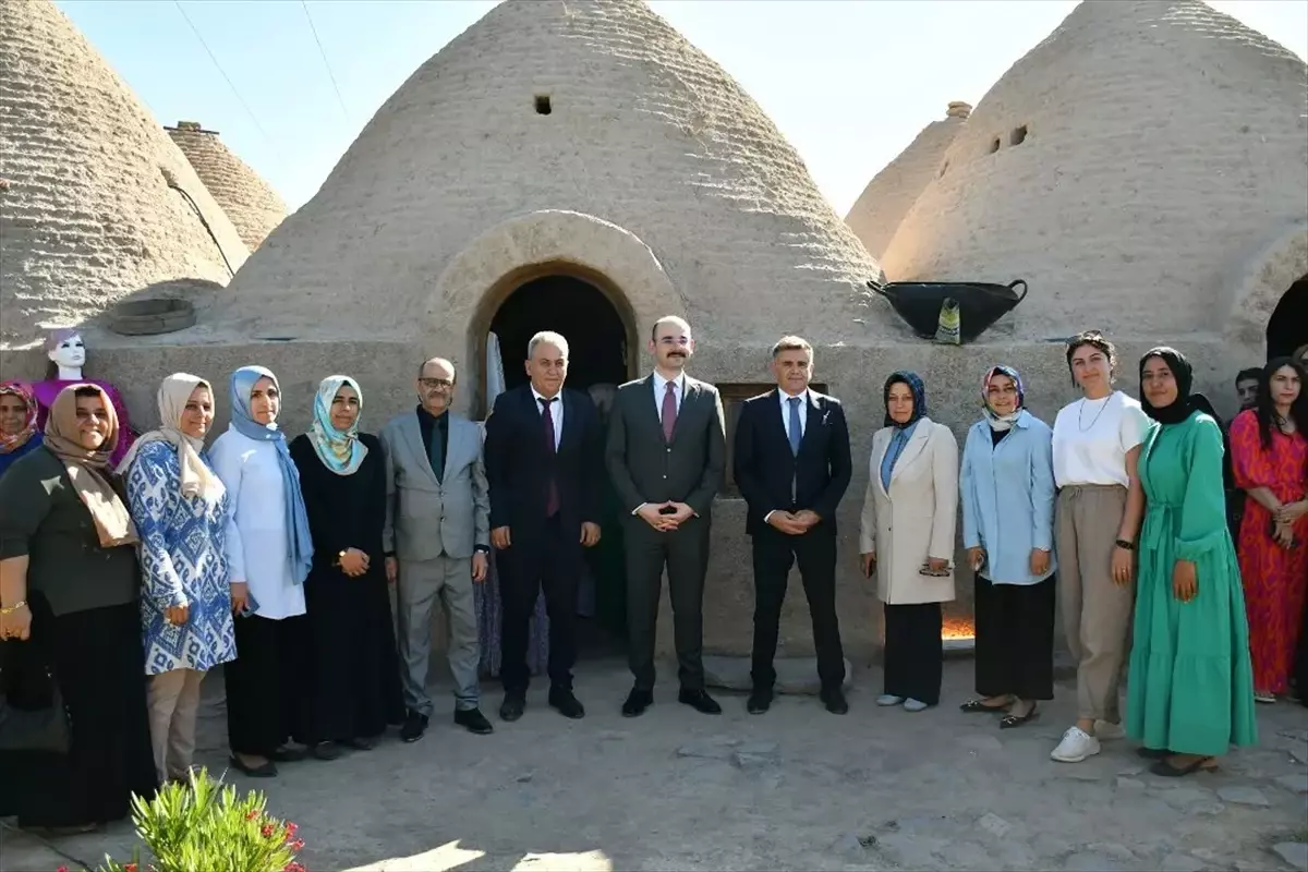 Suruç Halk Eğitimi Merkezi Kursiyerleri Yıl Sonu Sergisi Açtı