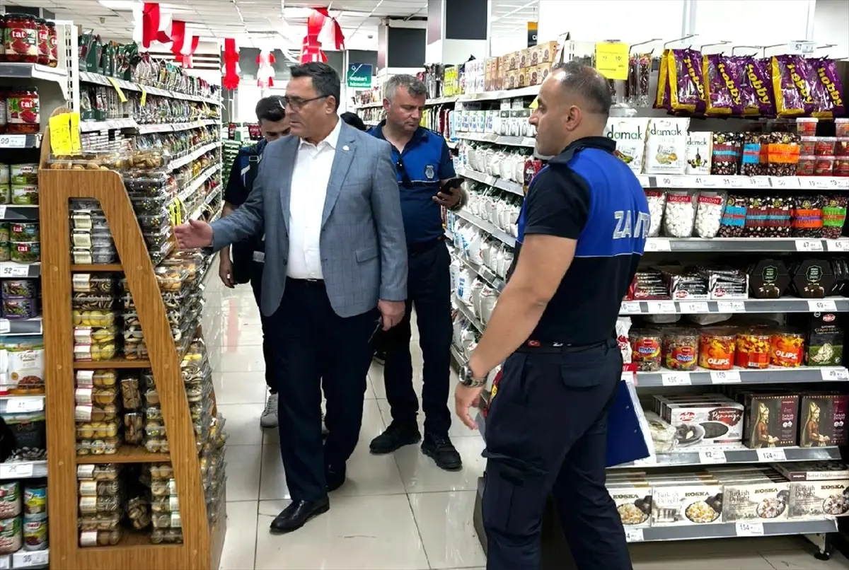 Çorlu Belediyesi Zabıta Ekipleri Marketleri Denetledi