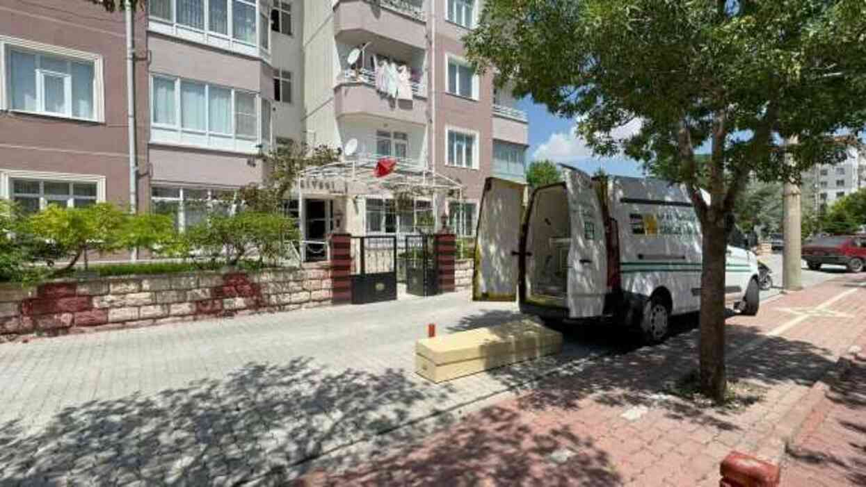 İkisi de hap içerek yaşamına son vermiş! Kız kardeşlerin 4 saat arayla ölümünde sır perdesi aralandı İkisi de hap içerek yaşamına son vermiş! Kız kardeşlerin 4 saat arayla ölümünde sır perdesi aralandı
