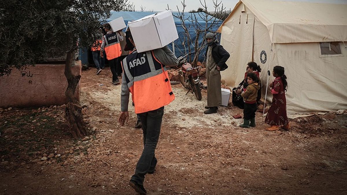 AFAD\'ı karıştıran iddia! Yardımlar yerine ulaşmadı, çalışanlar ülkenin bir ucuna sürüldü