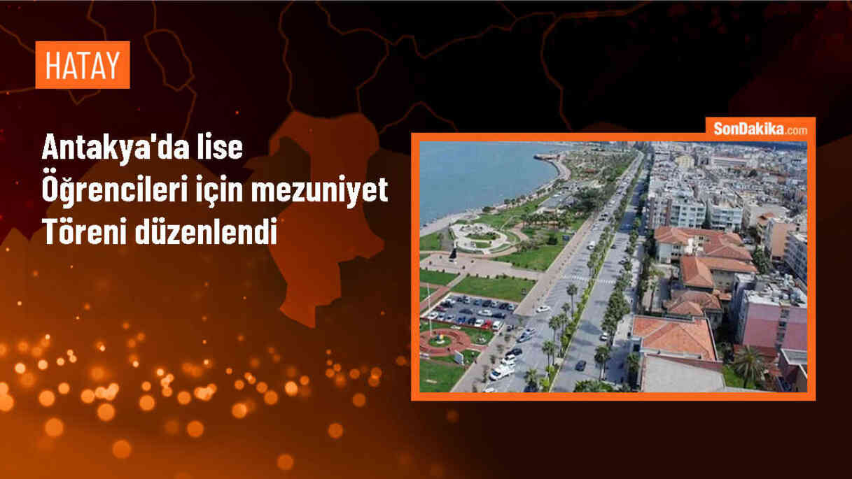 Antakya\'da Lise Öğrencileri Mezun Oldu