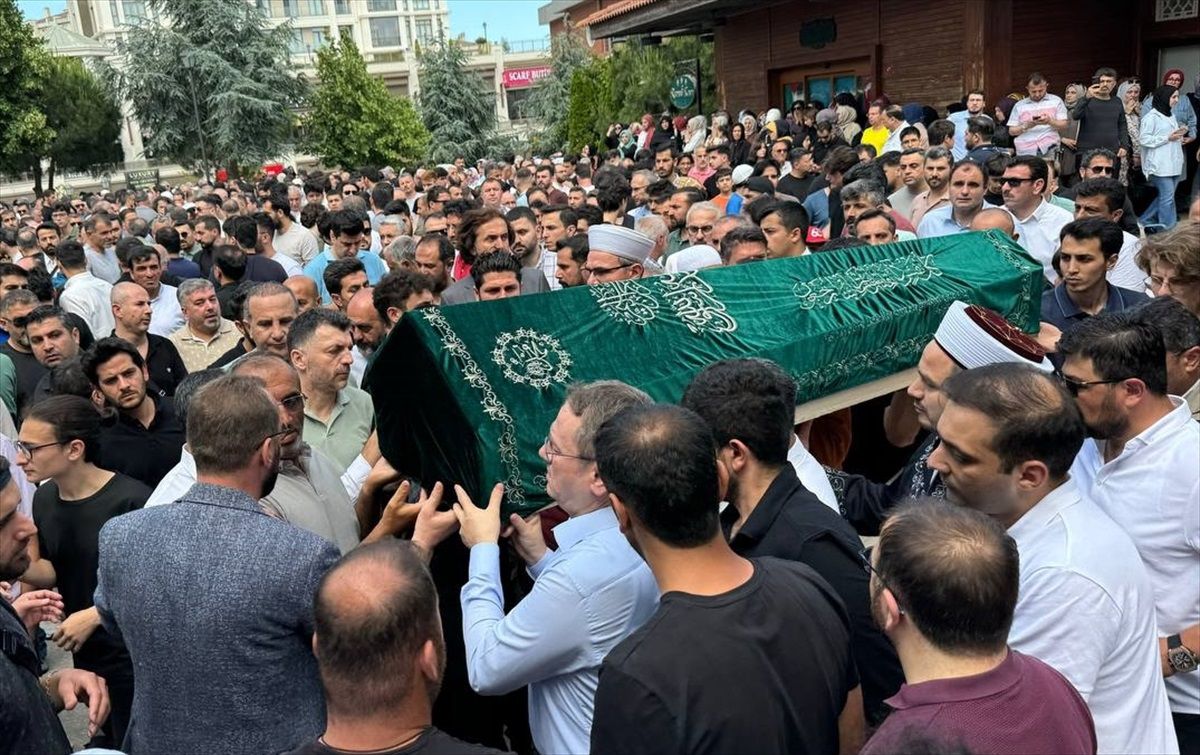 Fatih\'te Öğretmen Silahlı Saldırı Sonucu Hayatını Kaybetti