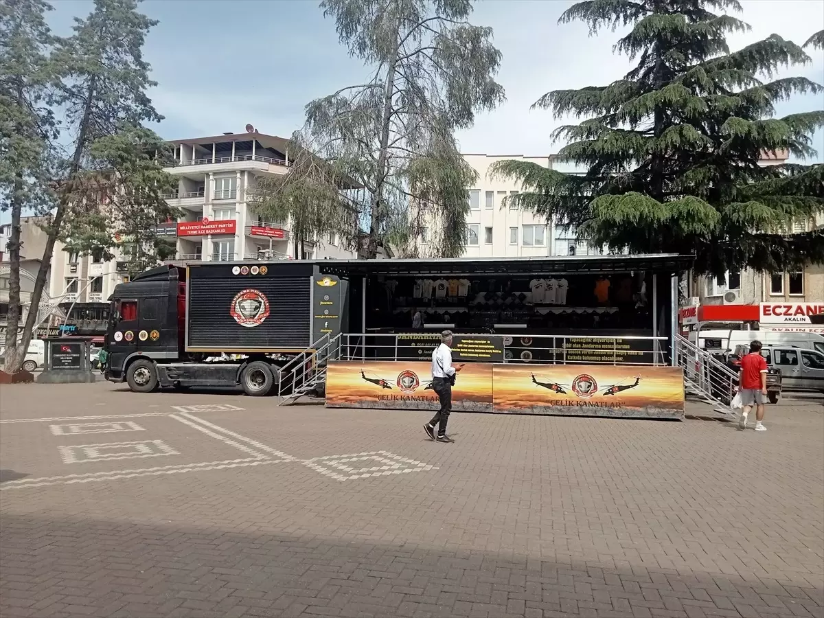 Terme\'de Jandarma Genel Komutanlığı ve JÖAK Tanıtım Tırı İlgiyle Karşılandı