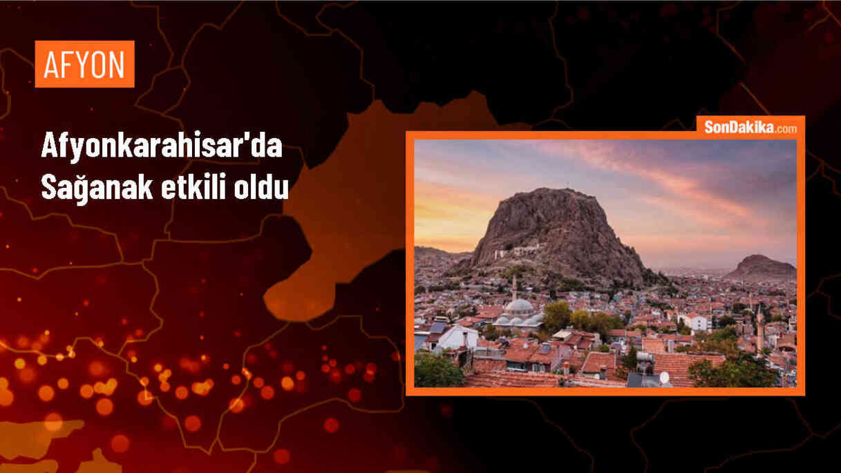 Afyonkarahisar ve bazı ilçelerinde sağanak hayatı olumsuz etkiledi
