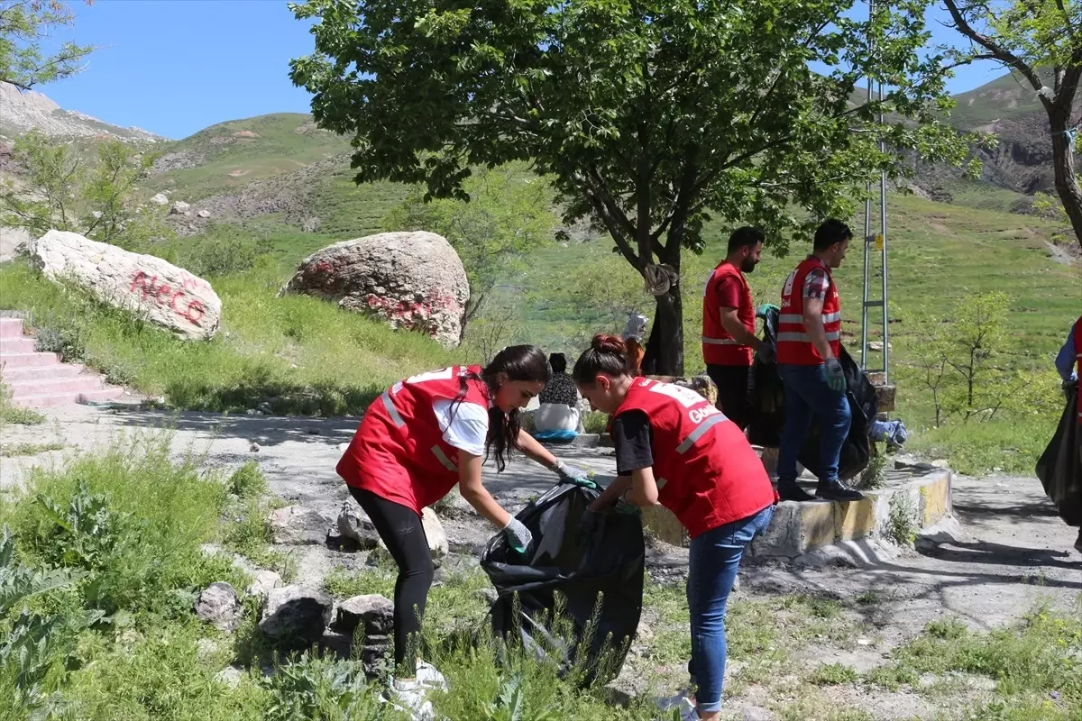 İshak Paşa Sarayı ve çevresi temizlendi