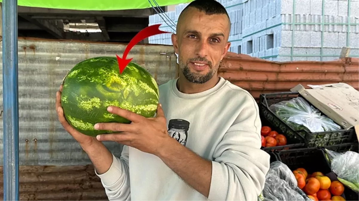 Hakkari\'de bir manav üzerinde \'Allah\' yazan karpuz buldu