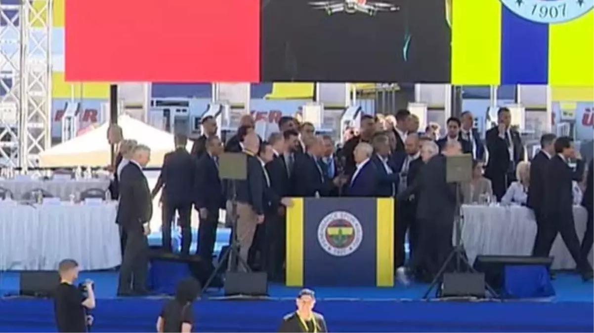 Fenerbahçe\'de olaylı başkanlık yarışı! İlk raundu kaybeden Aziz Yıldırım, kongreyi terk etti