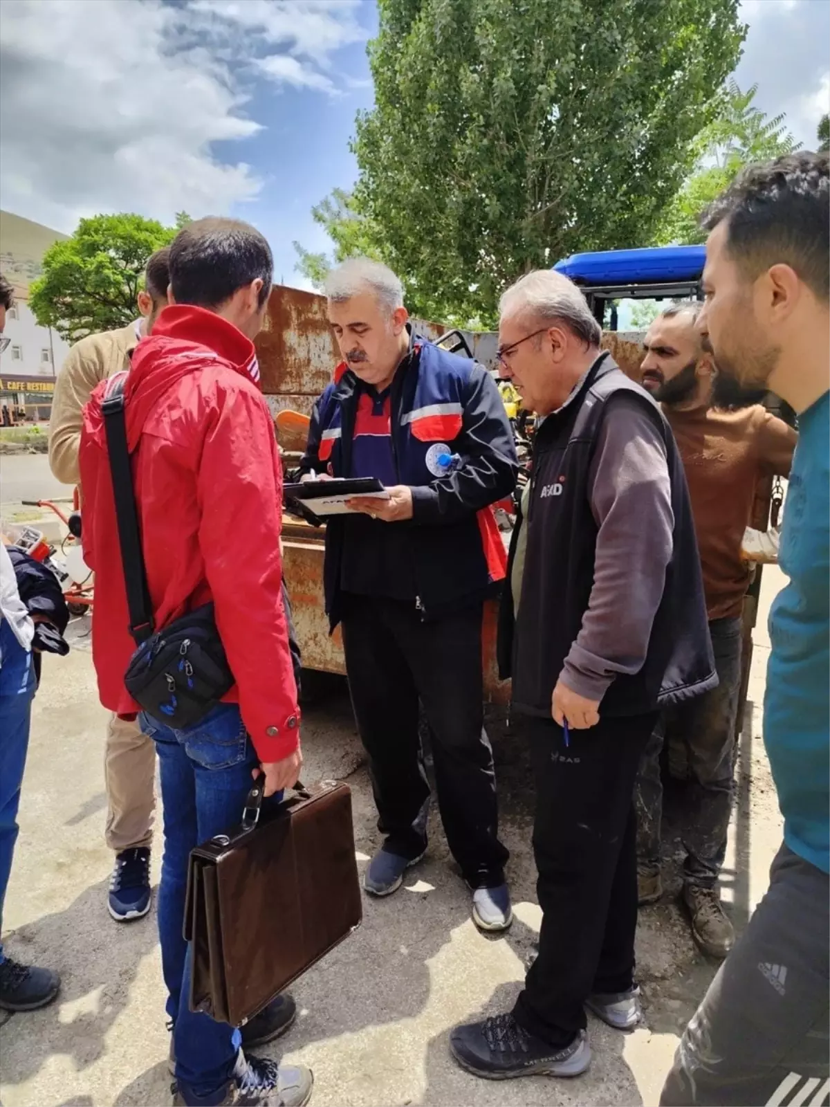 Divriği\'de Sel Felaketi: Hasar Tespit ve Temizlik Çalışmaları Başlatıldı