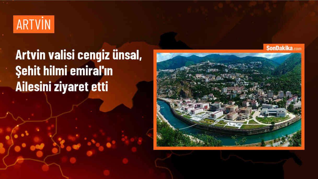 Artvin Valisi Cengiz Ünsal, Şehit Jandarma Er Hilmi Emiral\'ın Ailesini Ziyaret Etti