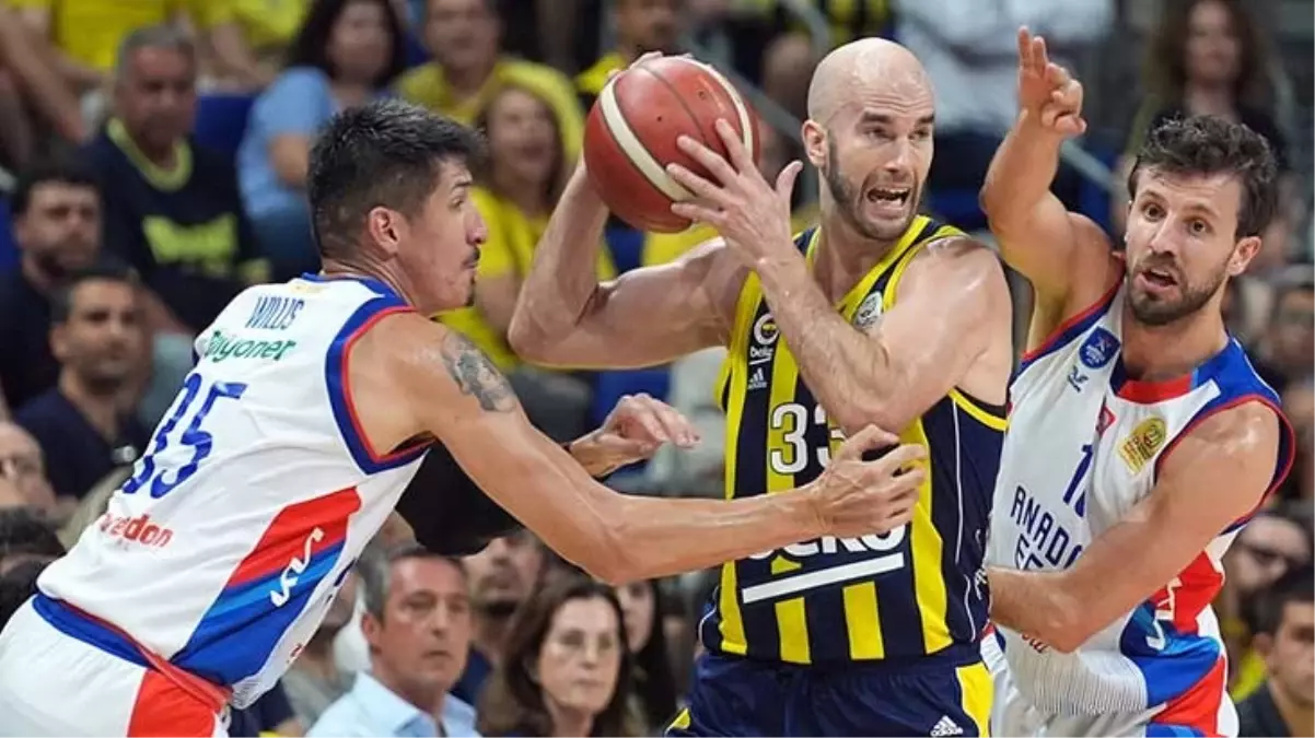 Final serisi uzadı! Anadolu Efes, deplasmanda Fenerbahçe Beko\'yu 82-81 yendi