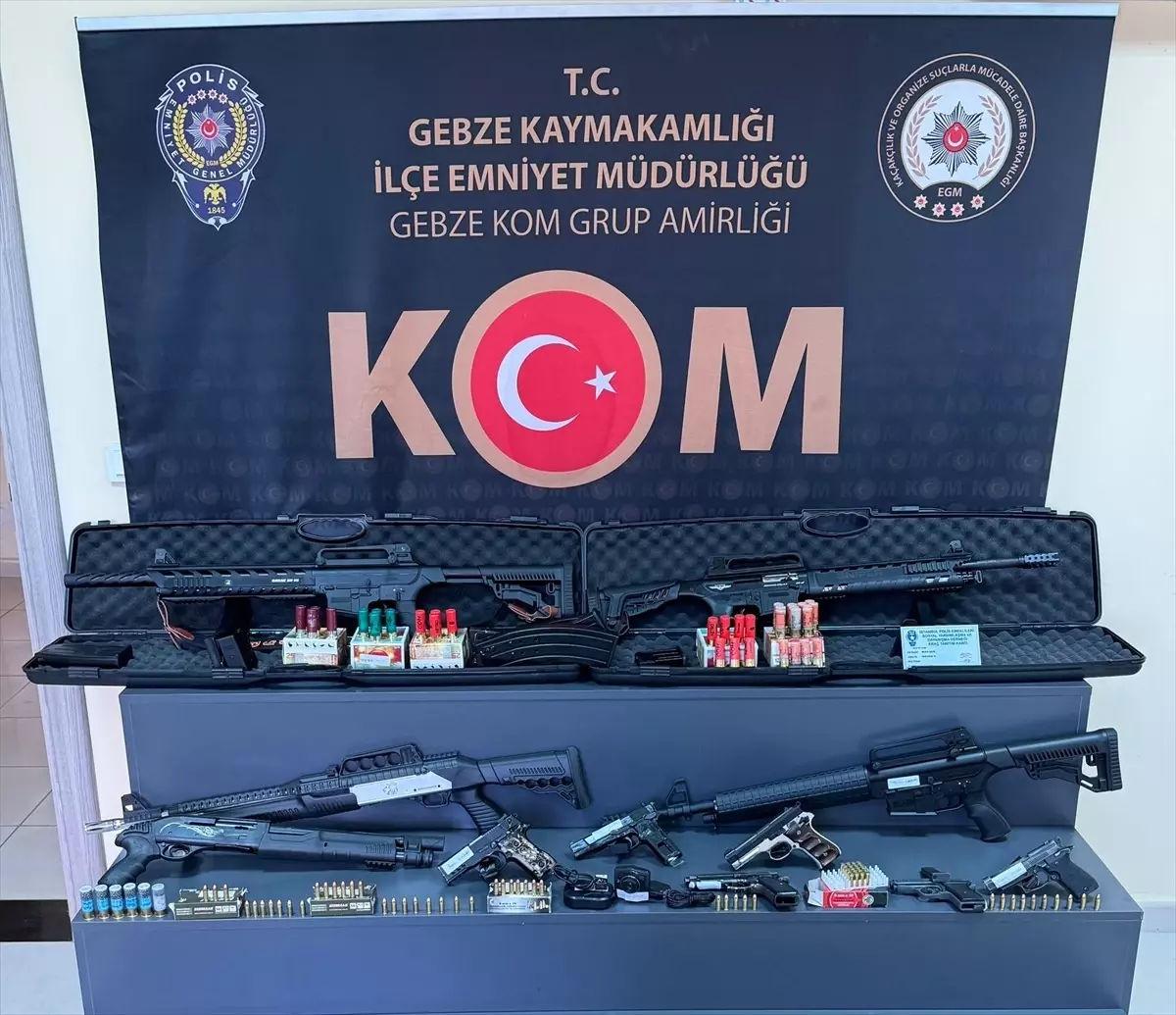 Kocaeli\'de kişisel veri ve silah ticareti operasyonu: 23 şüpheli gözaltına alındı