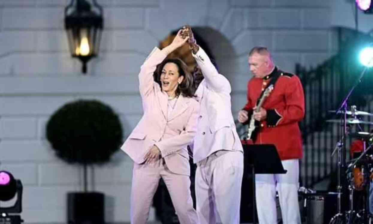 Cumhuriyetçiler, Biden'ın Juneteenth Beyaz Saray konserinde donup kaldığını görünce dalga geçti