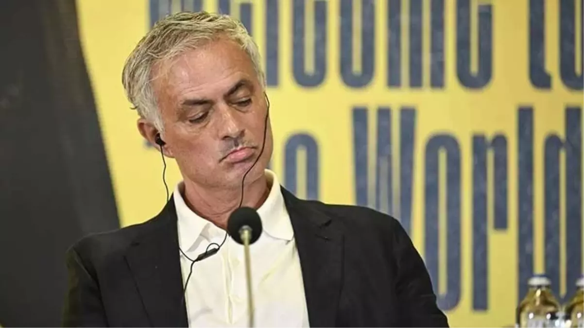 Fenerbahçe\'de ilk ayrılık! Jose Mourinho, 1 saniye bile izlemeden o yıldızın biletini kesti