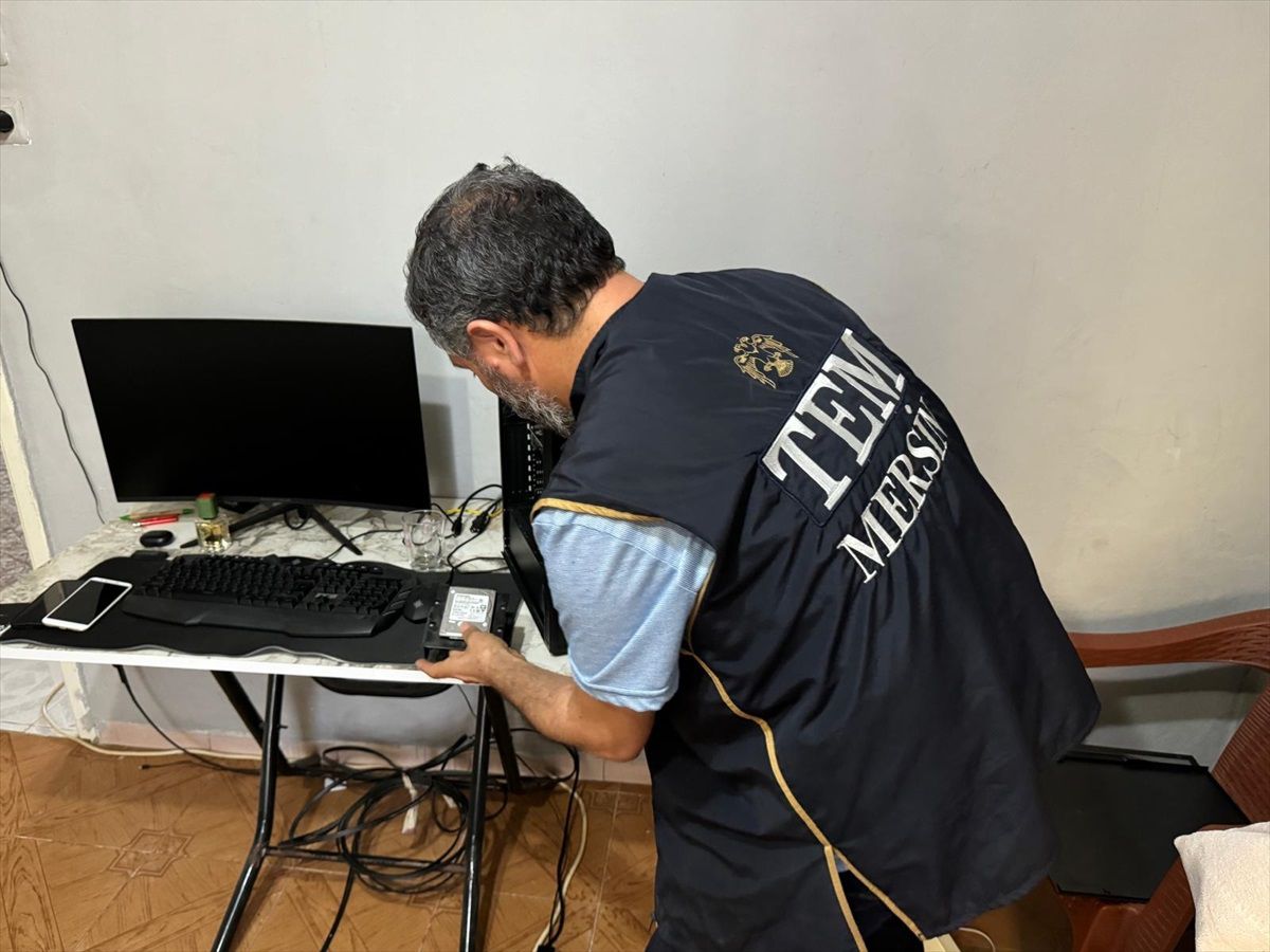 Mersin\'de Terör Propagandası Yapan Zanlı Tutuklandı