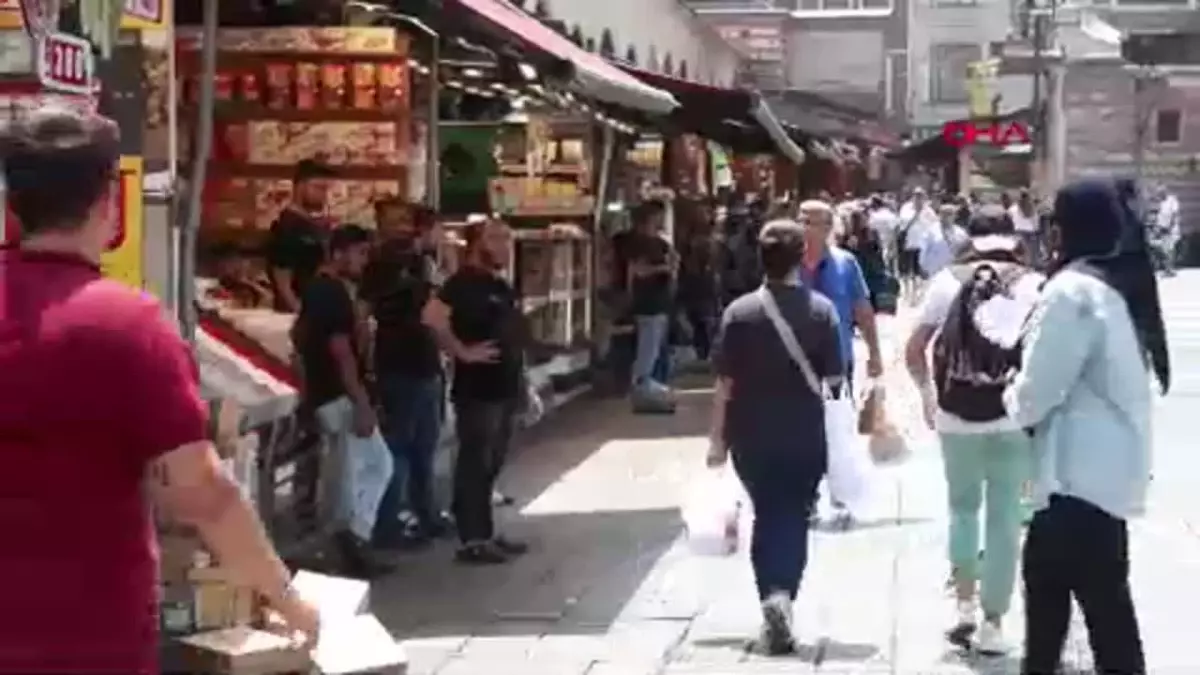 Eminönü\'nde Bayram Yoğunluğu Beklenen Seviyede Değil