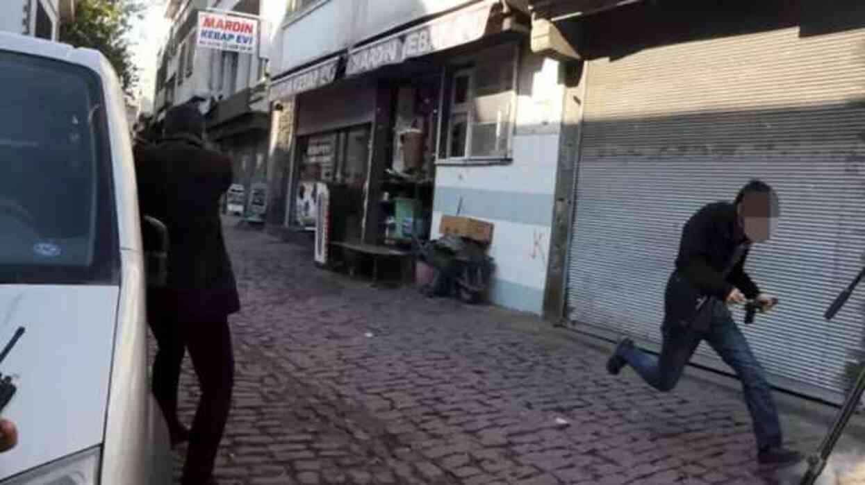 Eski Diyarbakır Baro Başkanı Tahir Elçi davasında yargılanan 3 polis memuru beraat etti