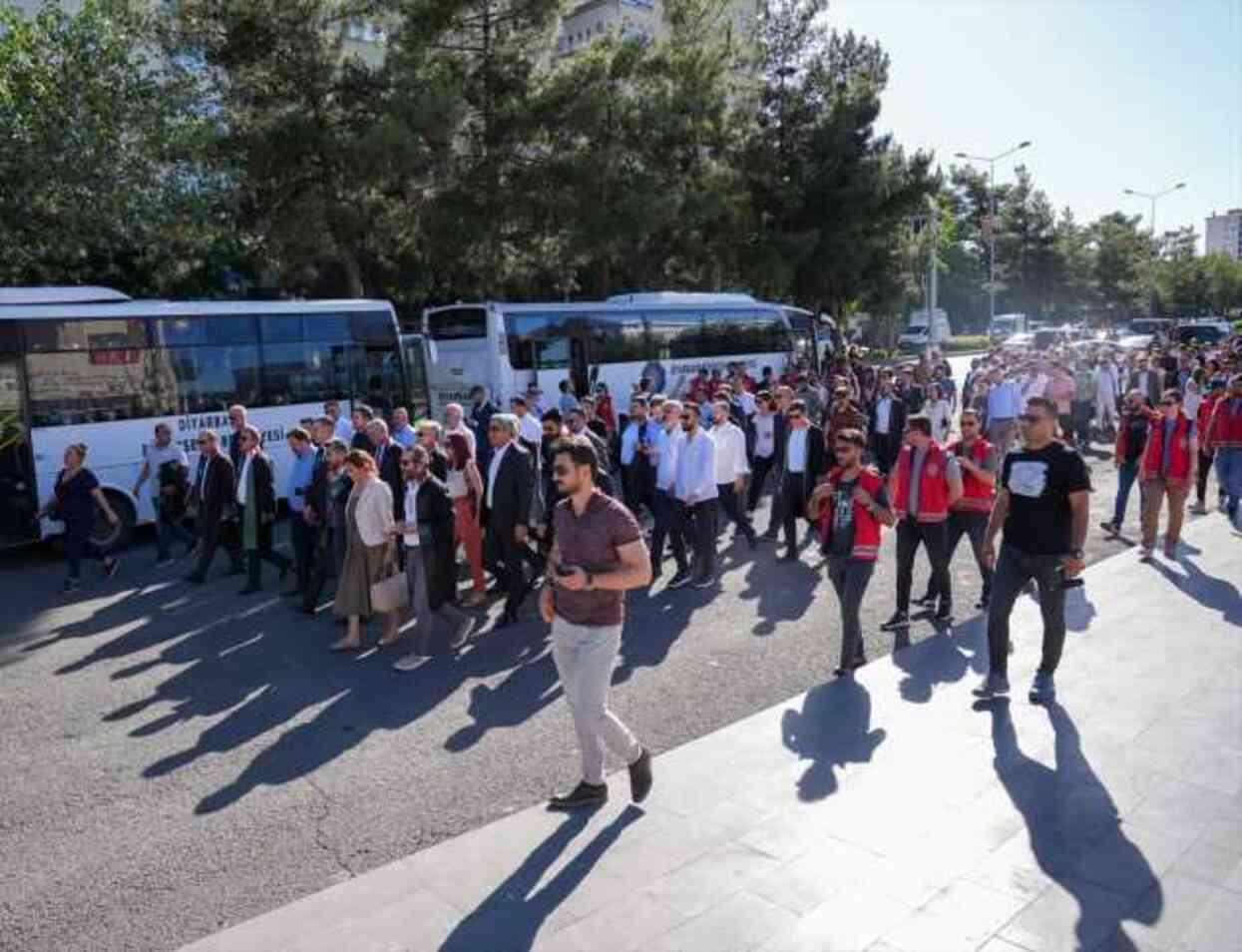 Eski Diyarbakır Baro Başkanı Tahir Elçi davasında polislerin beraat etmesine tepkiler gecikmedi