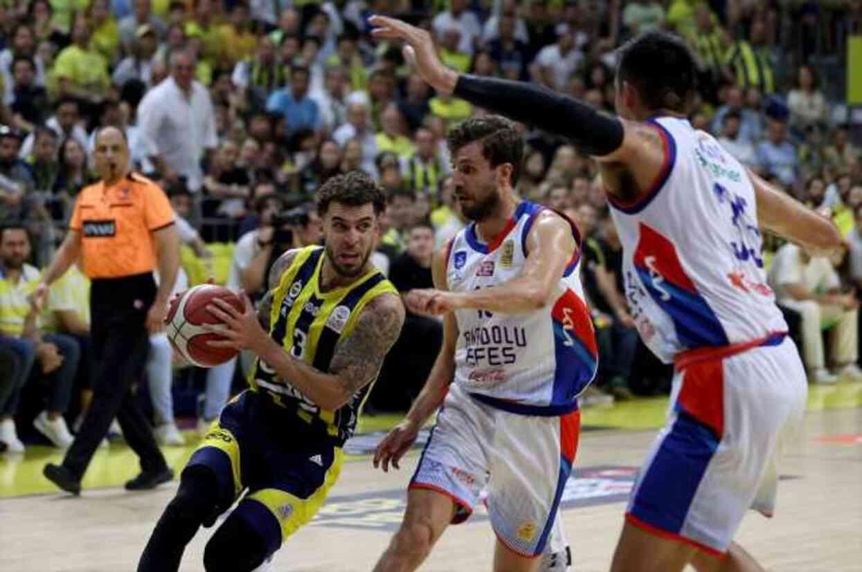 Final serisinde Anadolu Efes'i 3-1 yenen Fenerbahçe Beko, Basketbol Süper Ligi şampiyonu oldu