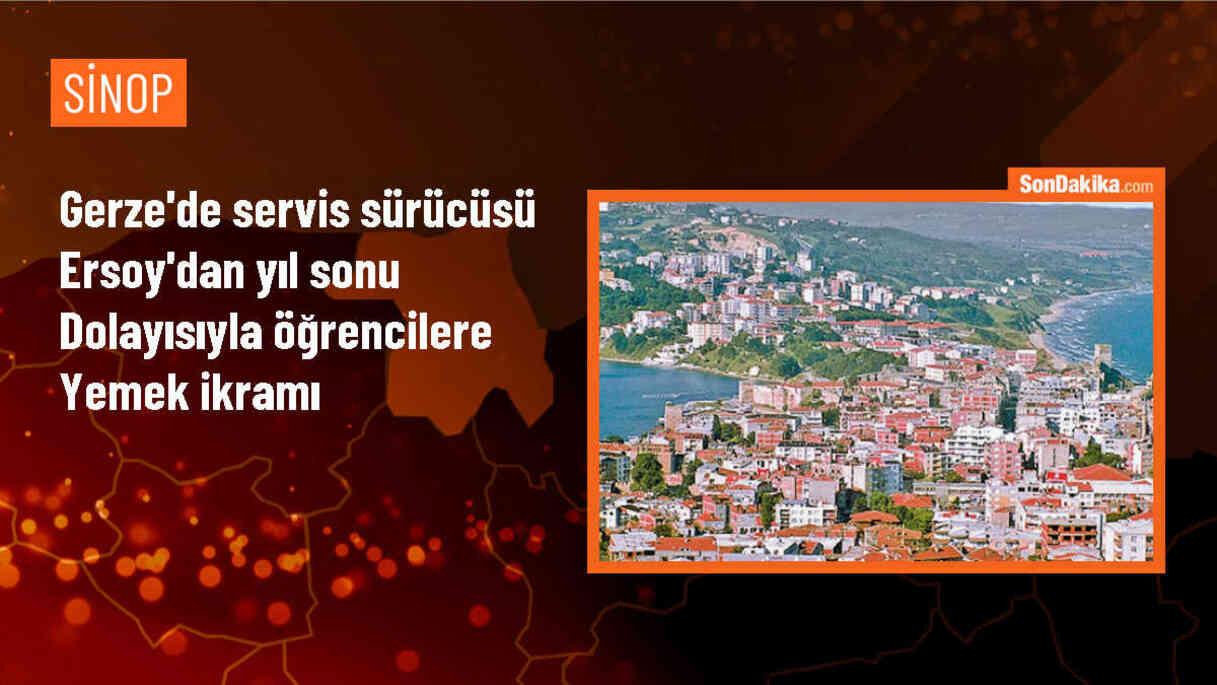 Sinop\'un Gerze ilçesinde servis sürücüsü öğrencilere yemek ikramında bulundu