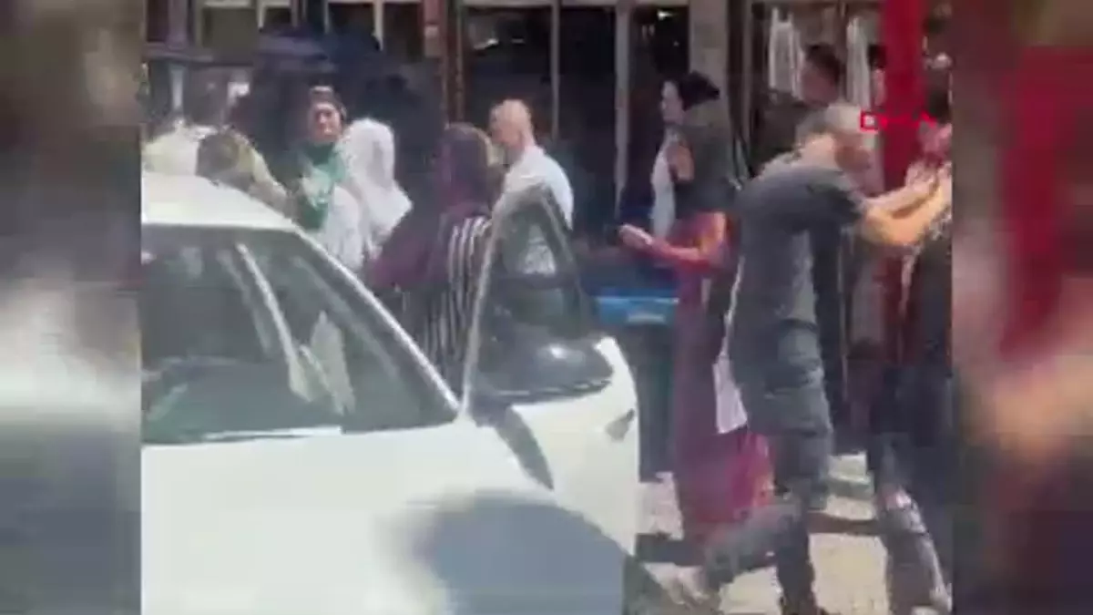 Kızıltepe\'de Kadınlar Arasında Saç Saça Baş Başa Kavga