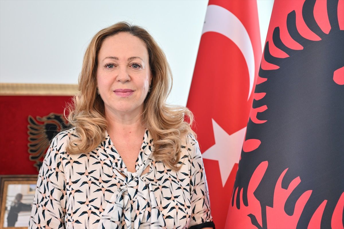 Şanlıurfa'da Kaçakçılık ve Hırsızlık İddiasıyla 12 Bayan Yakalandı