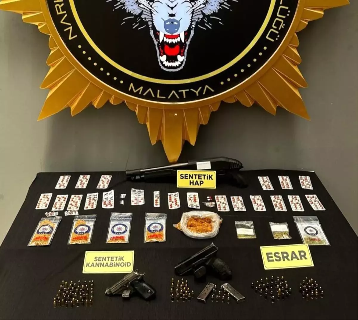 Antalya\'da Trafik Kazası: 18 Yaralı