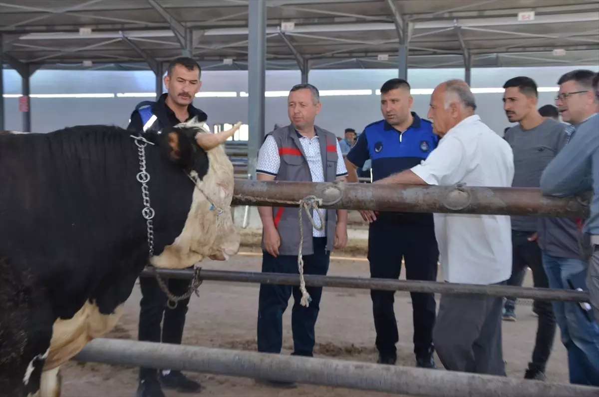 Ilgınlı Çiftçilerden Çumra Şeker\'e Ziyaret