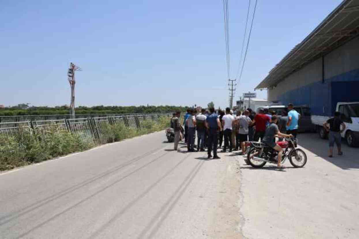 Adana'da kahreden olay! Kanala atlayan eşini kurtarmak isterken kendisi boğuldu Adana'da kahreden olay! Kanala atlayan eşini kurtarmak isterken kendisi boğuldu