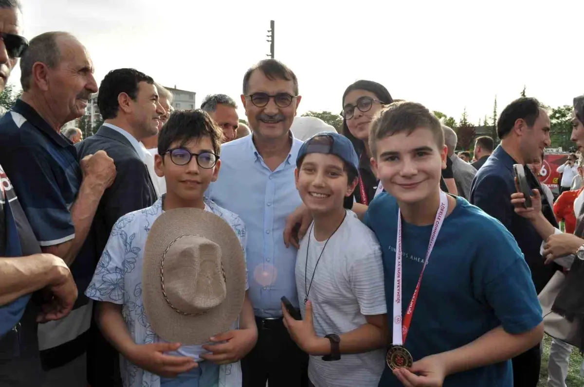 Köksal Toptan, Zonguldak\'ta Eczane Açtı