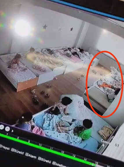 Anaokulunda 4 yaşındaki çocuk 3 yaşındaki çocuğu uyurken 13 yerinden ısırdı; aile şikayetçi oldu Anaokulunda 4 yaşındaki çocuk 3 yaşındaki çocuğu uyurken 13 yerinden ısırdı; aile şikayetçi oldu