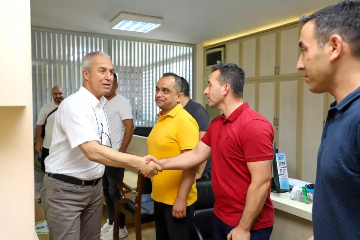 Cumhuriyet Mitingi\'ne Katılacak Gruplar Ankara\'da