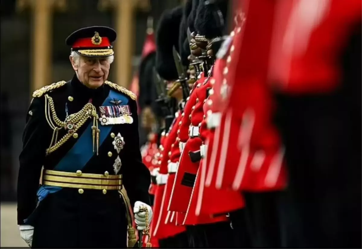 Kate Middleton\'ın Trooping the Colour töreninde askeri geçit törenini Buckingham Sarayı selamlayacağı iddia edildi