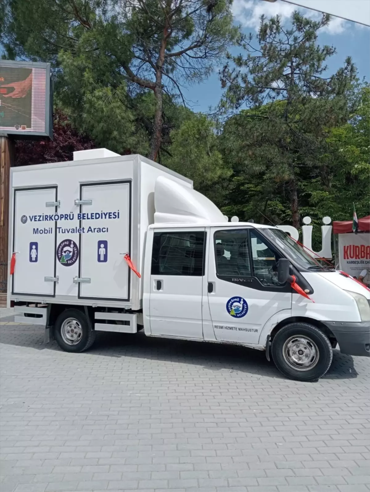 Vezirköprü Belediyesi, mobil tuvalet hizmetiyle pazar yerlerinde sıkıntıları gideriyor